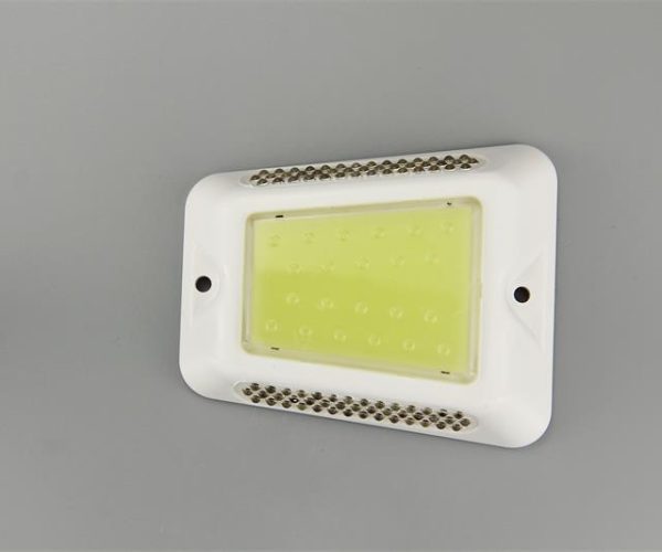 GLOW IN THE DARK AND REFELECTIVE ROAD STUD (3)